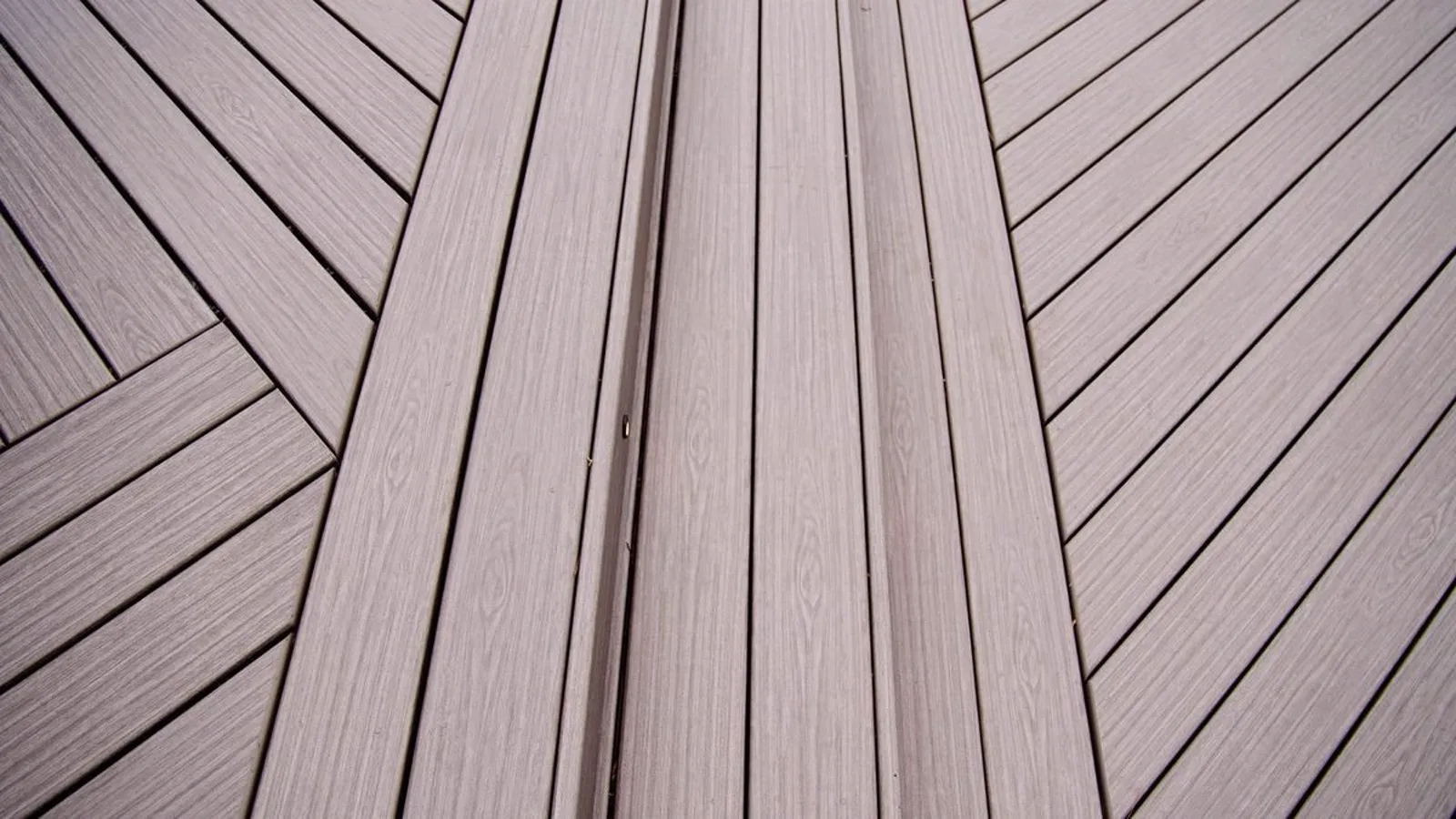 Trex composite decking pattern detail