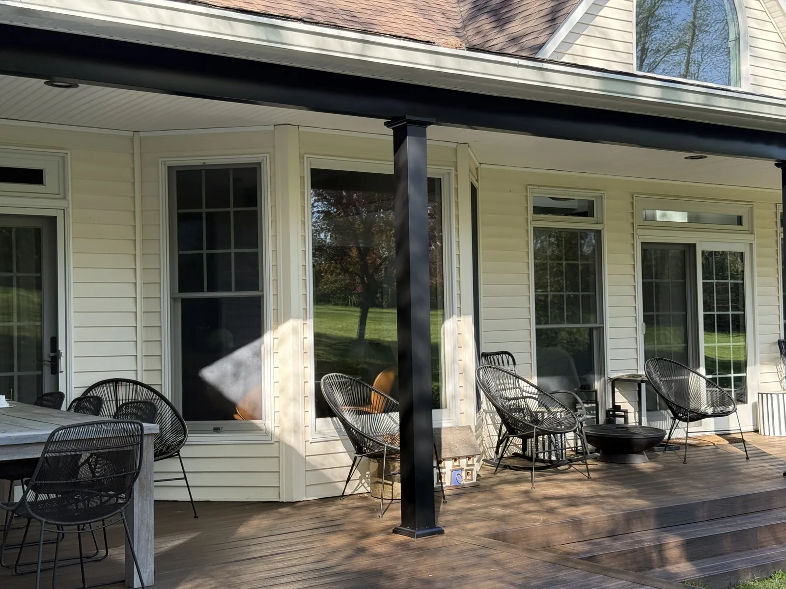 Black structural aluminum post-and-beam detail in Hyde Park, NY